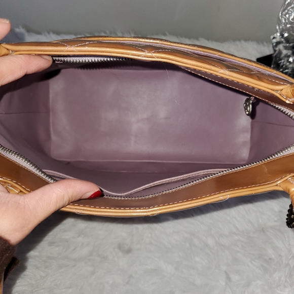 AUTHENTIC CHANEL PATENT MEDALLION - Picture 8 of 10